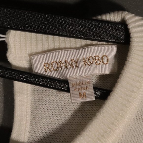 NWT Ronny Kobo Jaitlin Sweater in Ivory Size Medium - Picture 13 of 15